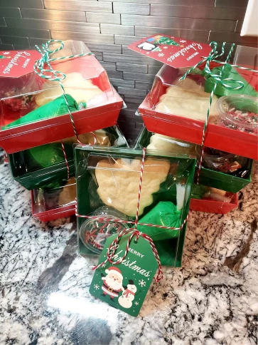 Holiday cookie gift box