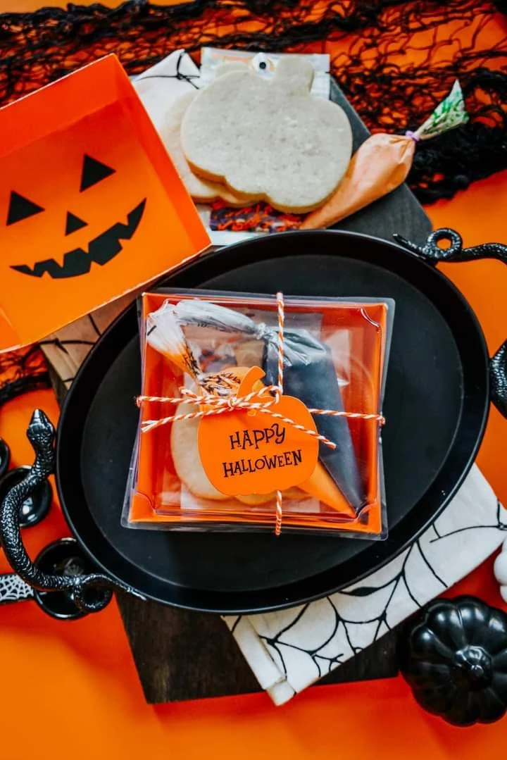 Halloween cookie packaging