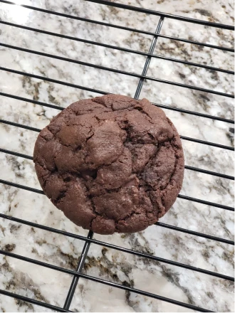 Chocolate crinkle cookie