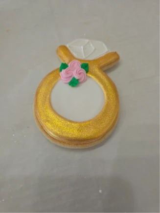 Wedding ring decorated cookie
